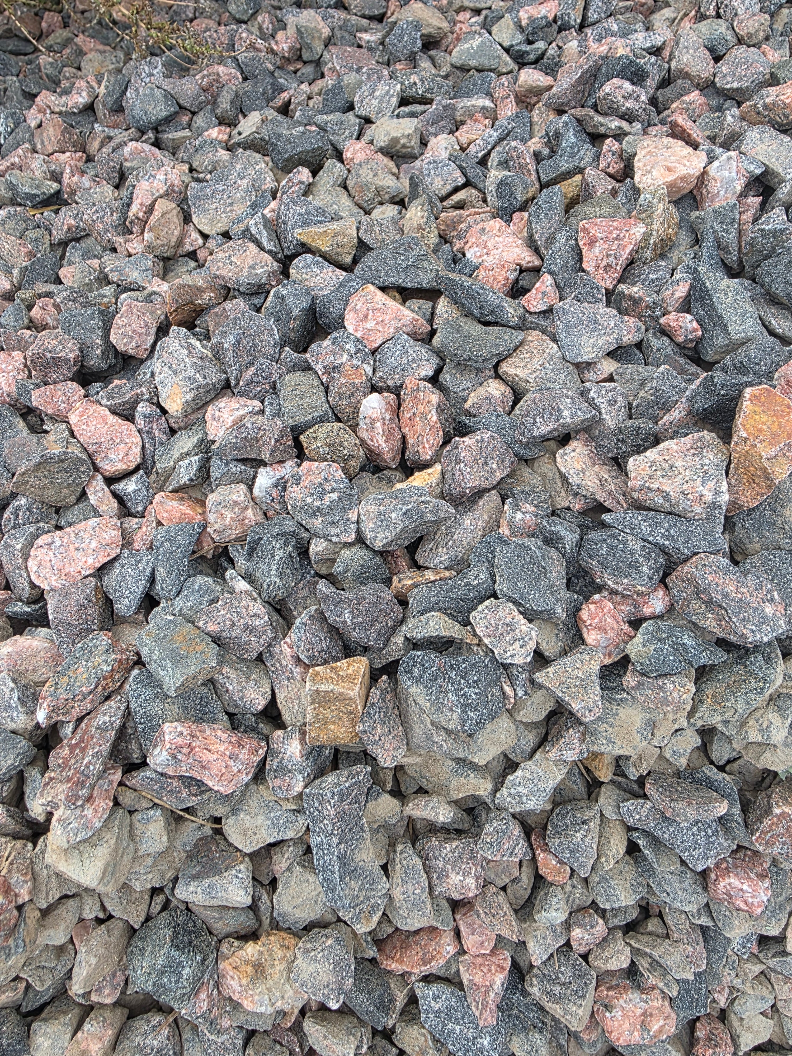 3/4 Mountain Granite - Per 1 Ton